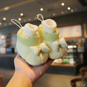 Chaussures antidérapantes pour petits pieds en mouvement