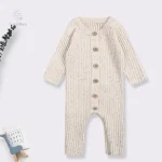 Mode enfantine, barboteuse en tissu doux et chaleureux