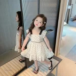 Robe estivale chic avec une touche de magie