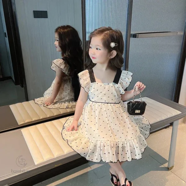 Robe colorée et tendance pour les jeunes filles