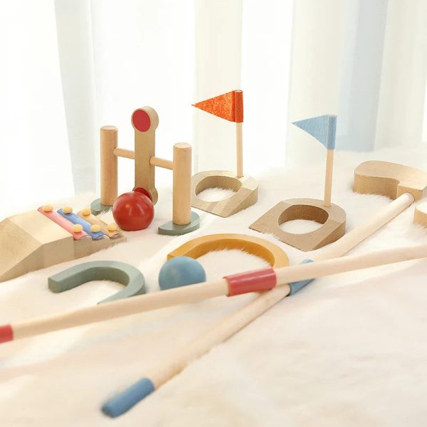 Activités de plein air, jeu de golf amusant pour les tout-petits