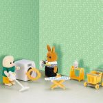 Activité amusante avec des mini-laveuses pour les tout-petits