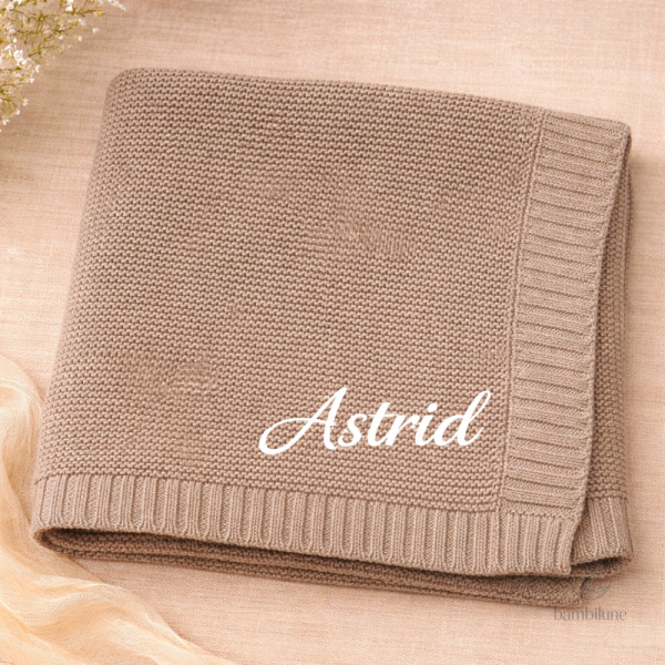 Douce couverture bébé avec design personnalisé