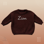 Pull pour nouveau-né avec broderie tendre