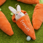 Lapin en peluche avec prénom, cadeau de Pâques idéal