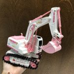 Excavatrice rose télécommandée pour divertissement féminin