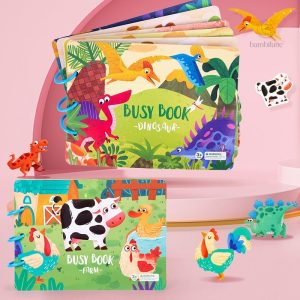 Activités ludiques dans un livre en tissu
