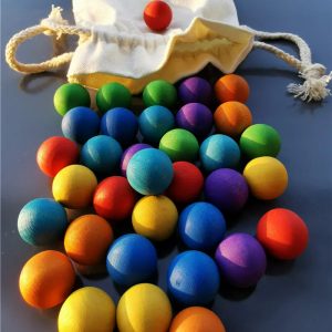 Boules en bois arc-en-ciel pour enfants de 3 à 4 ans