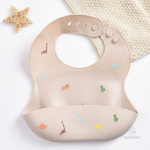 Bavoir en silicone, allié des repas sans tracas