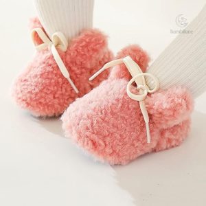 Pantoufles antidérapantes pour petits pieds actifs