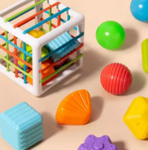 Cube adapté aux enfants de 1 à 2 ans pour le tri