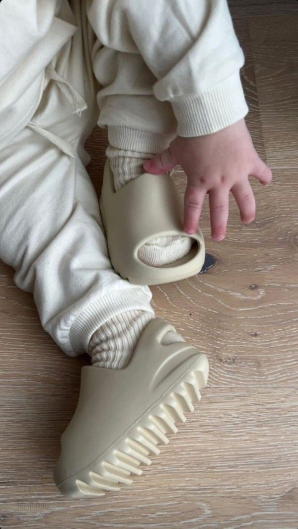 Chaussures d'été, idéales pour le jardin et la plage