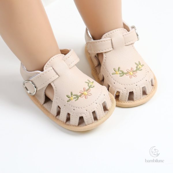 Modèle floral pour le confort des tout-petits
