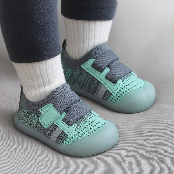 Chaussures bébé en maille, légères et confortables