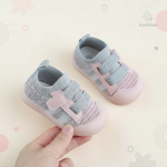 Chaussures pour enfants, parfaites pour le jeu