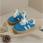 Baskets tendance, alliage de confort et de style