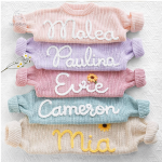 Vêtement enfant en tricot avec prénom, style unique