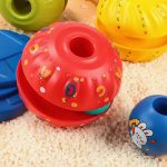 Activité d'empilement avec rotation pour jeunes enfants