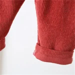 Vêtements d'enfants : salopettes élégantes et confortables