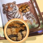 Livre interactif doux pour stimuler la curiosité des enfants