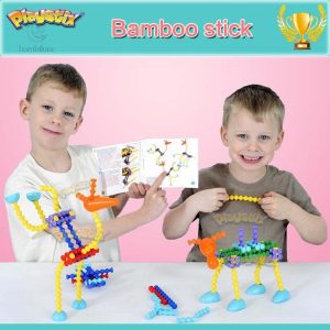 Construction créative avec des barres Playstix pour petits