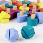Planche de vis pour enfants, idéale pour un jeu créatif