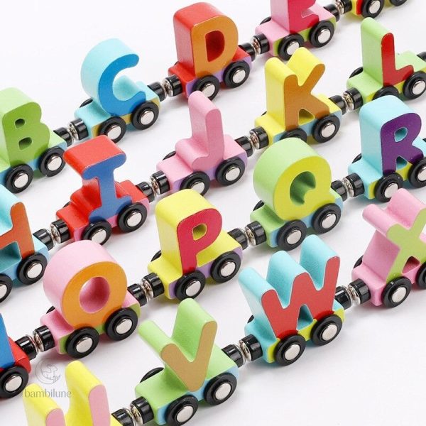 Activité éducative : train en bois pour alphabets et chiffres