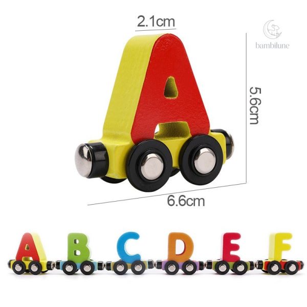 Éveil éducatif avec un train en bois pour lettres et nombres