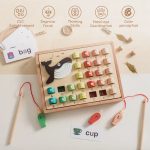 Activité éducative avec lettres et mots en bois
