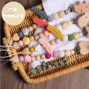 Accessoire en bois pour sucette - design 'Figures