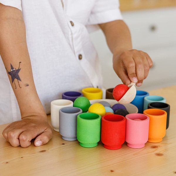 Combiner les couleurs avec ce jeu de tri créatif