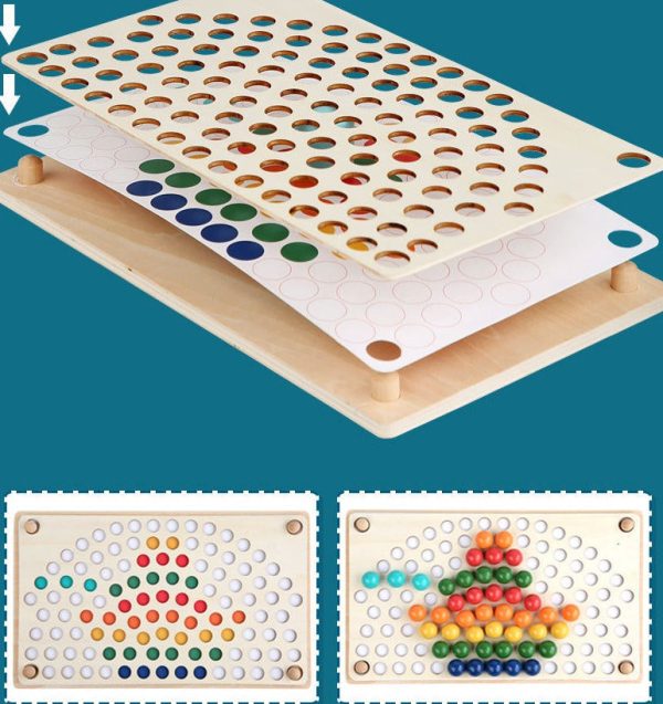 Activité créative avec perles arc-en-ciel