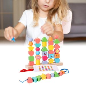 Jouets en bois adaptés aux tout-petits pour le développement spatial