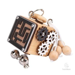 Développe les compétences motrices avec Woods cube sensoriel