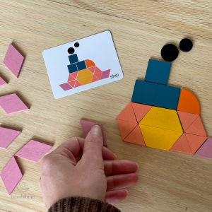 Stimule l'imagination avec des formes colorées