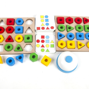 Puzzle de formes en bois pour développer la coordination