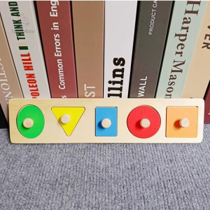Jeu éducatif en bois pour développer la motricité fine