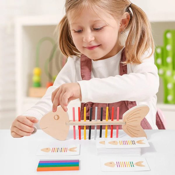 Jeu éducatif pour reconnaître les couleurs avec un poisson