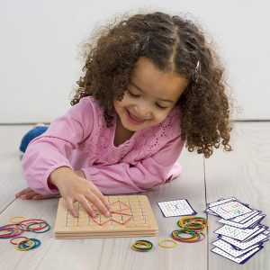 Jouet éducatif en bois pour développer la motricité fine